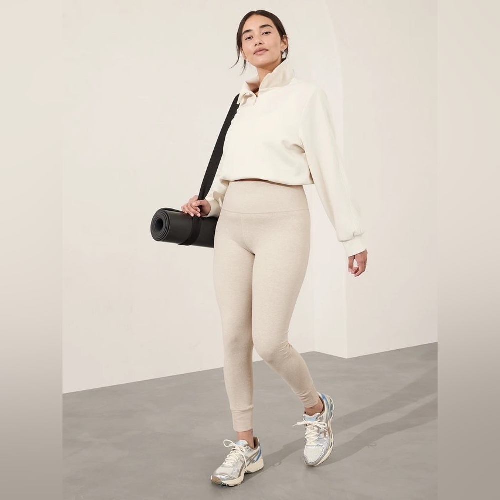 🆕 Athleta Softluxe Jogger Leggings Gray Beige